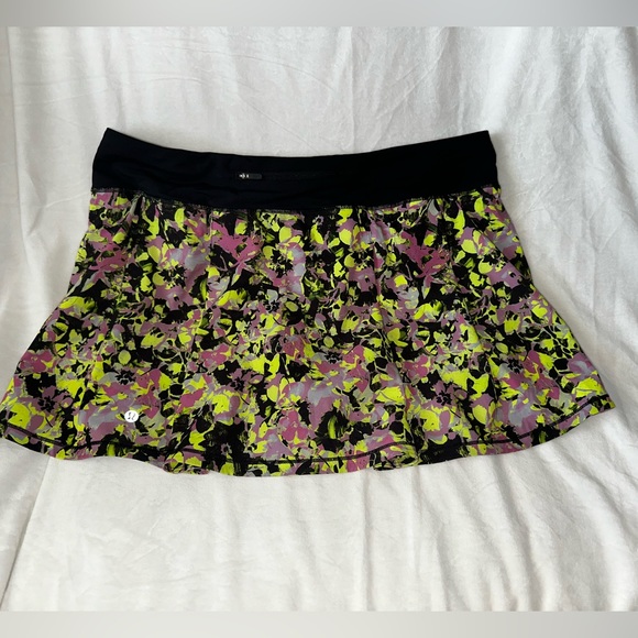 BNWOT LuLuLemon Pace Rival Skirt. Inflected Highlight Yellow/Black. Size 14 Tall - Picture 6 of 9